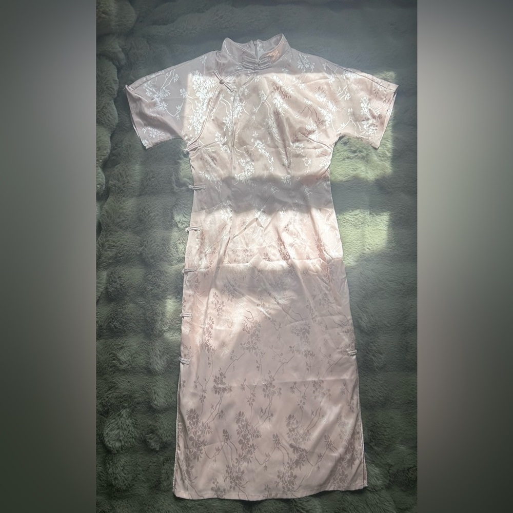 Rose color Satin qipao dress with shinny floral pattern